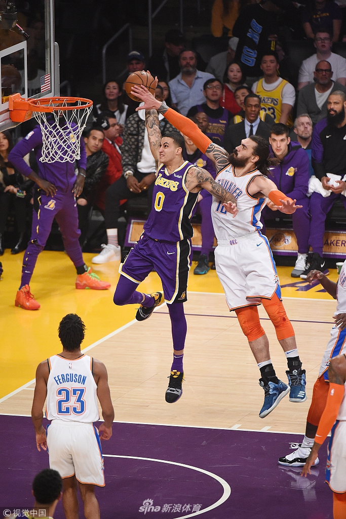 在财务与监 在财务与监